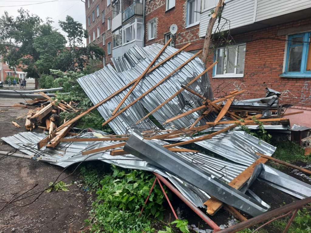 В Боготоле из-за непогоды погиб человек | 20.06.2023 | Ачинск - БезФормата