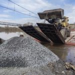 «Ачинское ДРСУ» навело два моста и открыло одну переправу