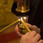 В Ачинск доставлен Благодатный огонь из Иерусалима