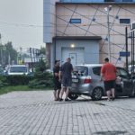 В Ачинске водитель протаранил фитнес-центр: из-за жары ему стало плохо за рулём